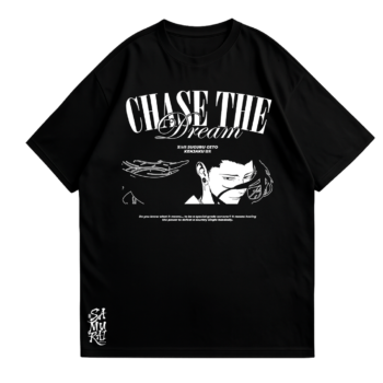 Inspirada en Suguru Geto, uno de los personajes más complejos de Jujutsu Kaisen, esta camiseta refleja su control absoluto sobre las maldiciones y su visión retorcida del mundo.